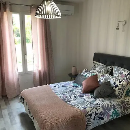 Casa vacanze Maison Champagne, Charmante Maison Au Calme Avec Beau Terrain