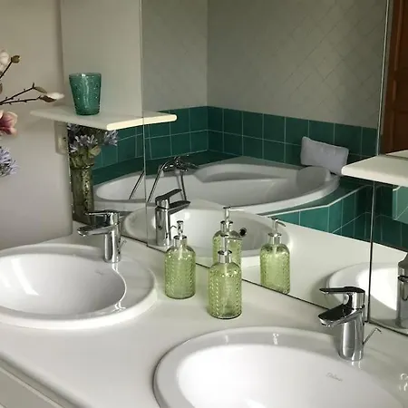 بيت للعطل Maison Champagne, Charmante Maison Au Calme Avec Beau Terrain *